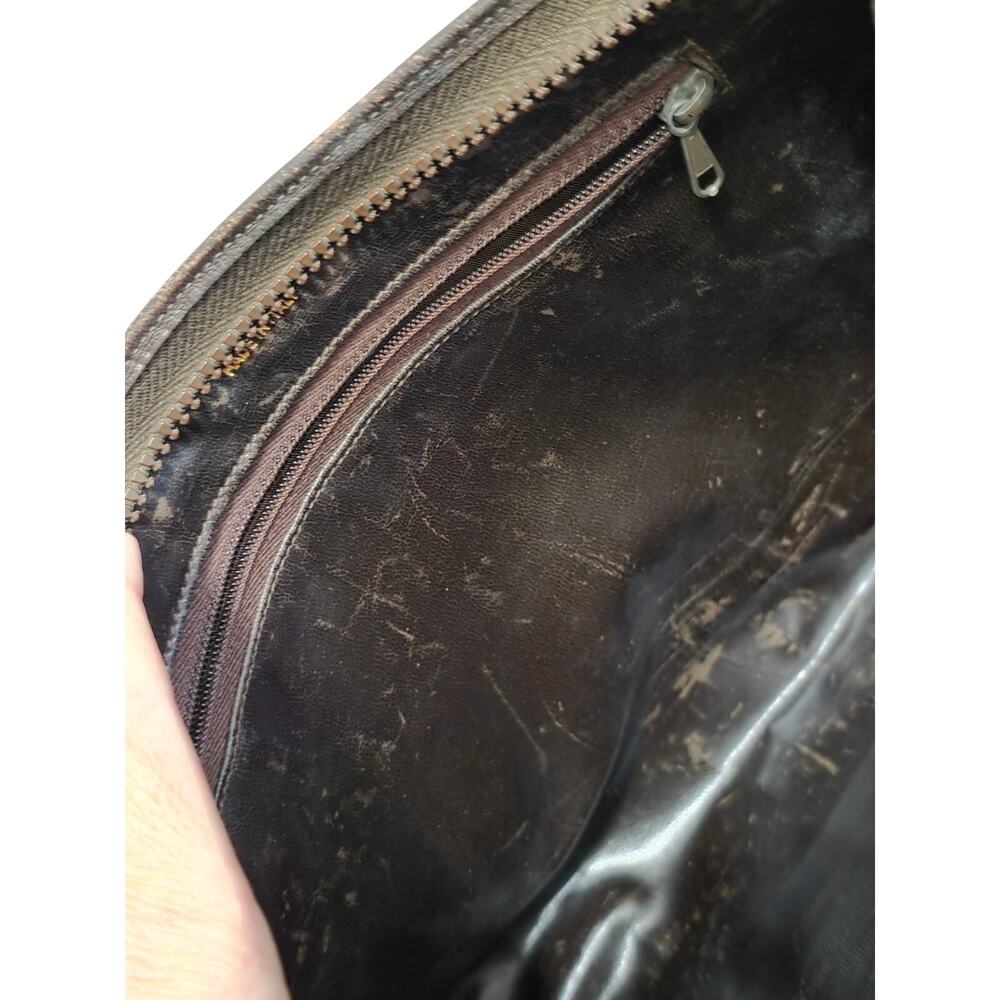 Vintage Celine Clutch Featuring the Iconic "C" Macadam Horse & Carriage - Picture 10 of 11